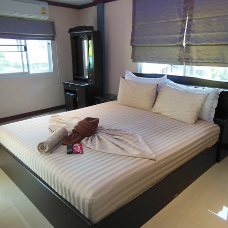 Boomerang Guesthouse And Bar Pattaya Eksteriør bilde